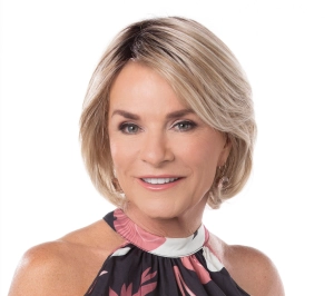 Flattering Wig by Toni Brattin | Synthetic (Average Cap)
