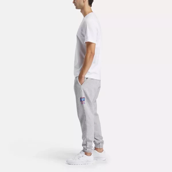 REEBOK MEN'S IDENTITY BADGE WHITE TEE